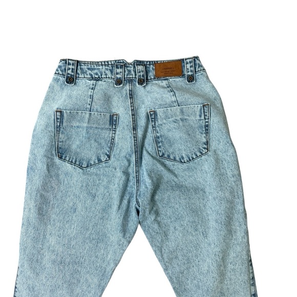 Blue Ankle Cropped High-Waisted Jeans - Picture 4 of 7